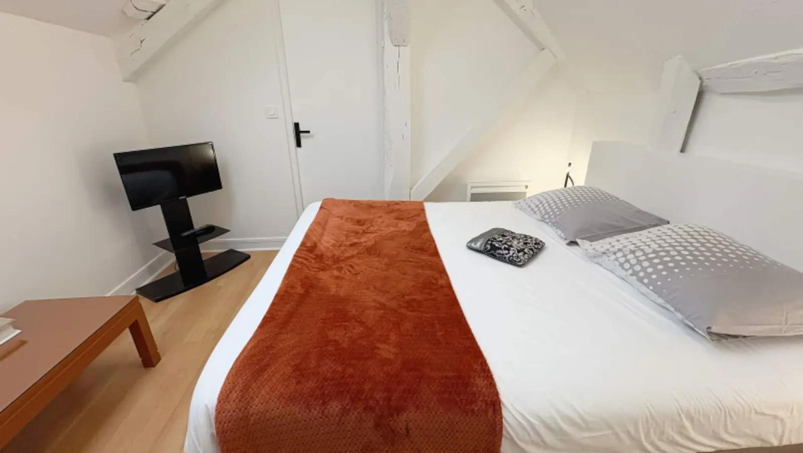 Télévision dans la chambre