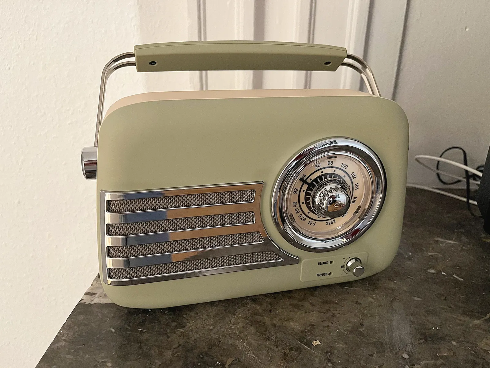 Enceinte Bluetooth style radio vintage